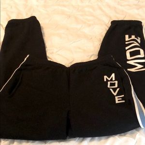 Move logo sweatpants